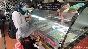 Kuliner Kaki Lima di Jalan Braga Bandung: Makanan Jadul dan Modern